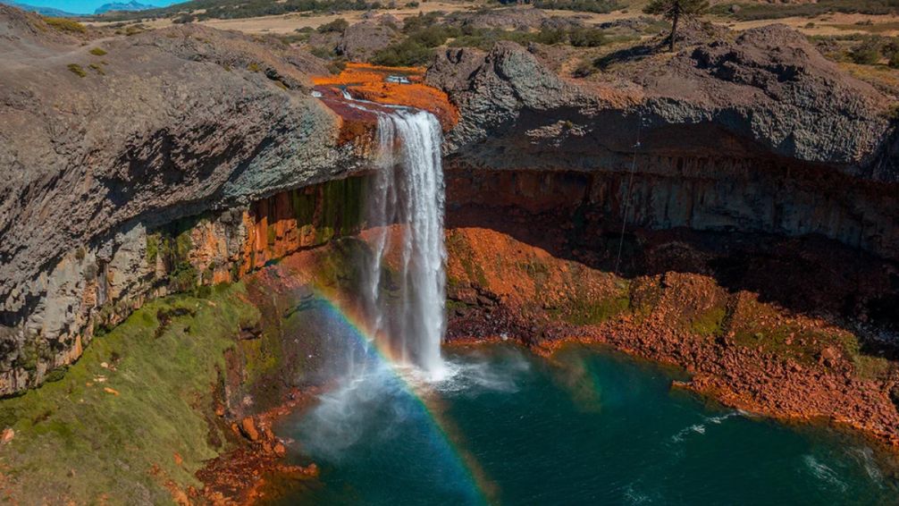 El Salto del Agrio: la imponente cascada oculta en la Patagonia